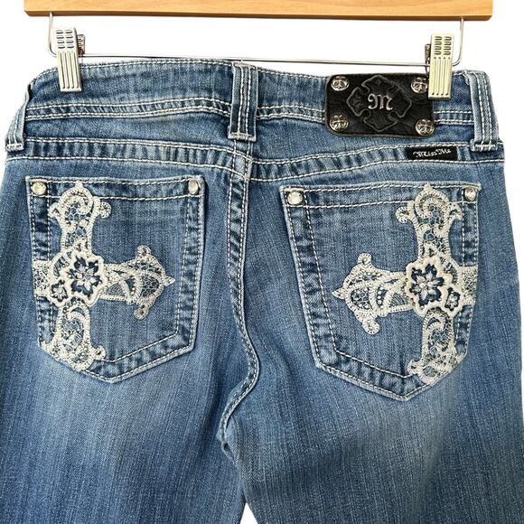 Miss Me Jeans Women's Capri Cross Lace Embroidered Medium Wash Size 29" - Picture 5 of 6